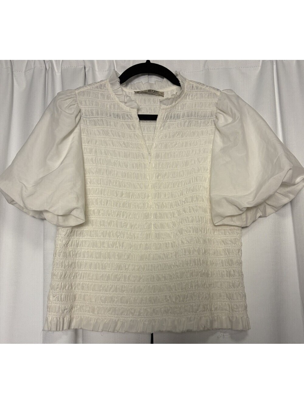Go Silk White Ruched Zip Neck Puff Sleeve Smocked Blouse Size Small. Retail $178